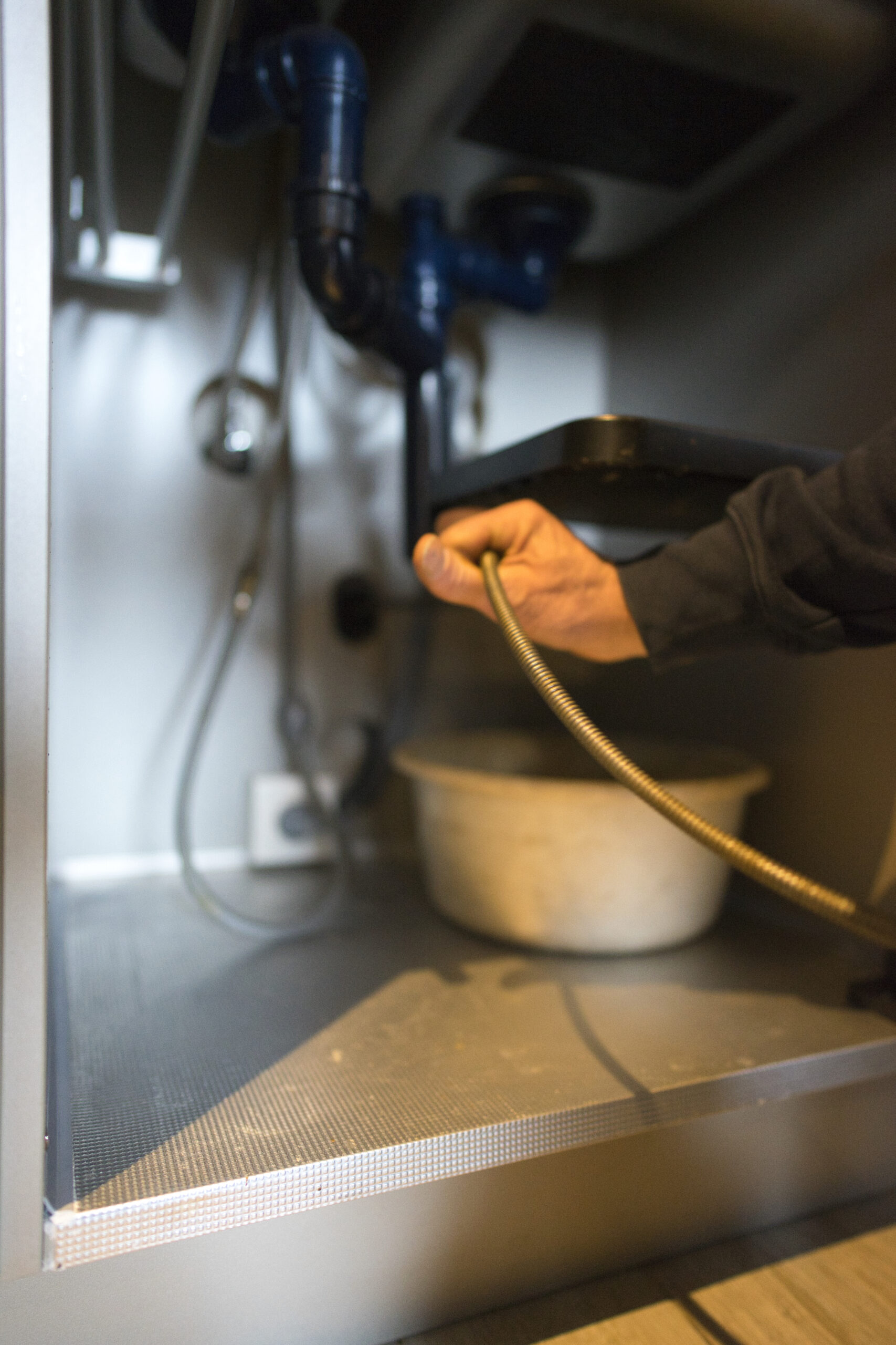 ontstoppen keukenafvoer 1 scaled | Rioolteam, Ontstoppingsdienst in de provincie Antwerpen!